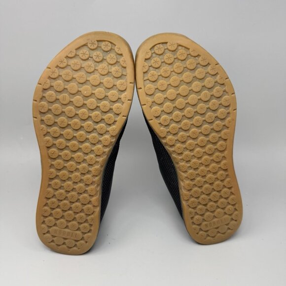Athletic_Shoes